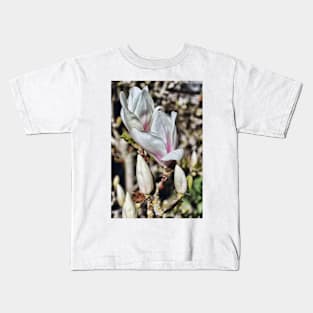 Majestic Magnolia in bloom Kids T-Shirt